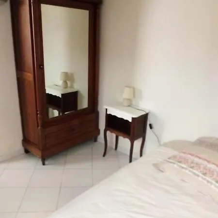 Apartman 06av2 - Maisonnette Au Calme Avec Piscine