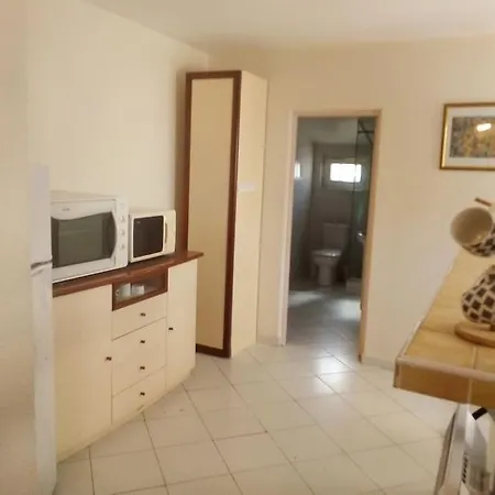06av2 - Maisonnette Au Calme Avec Piscine Apartman *