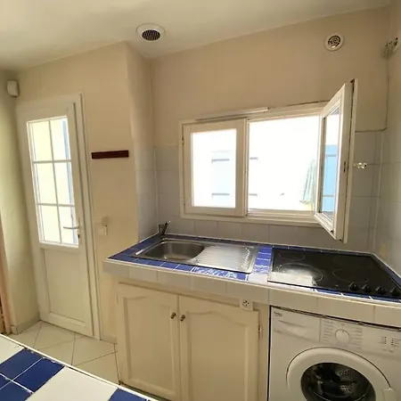 06av2 - Maisonnette Au Calme Avec Piscine Antibes