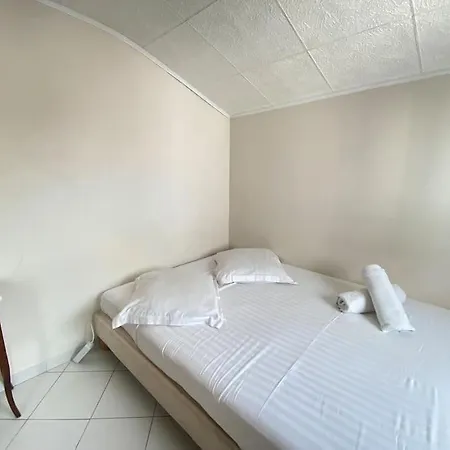 06av2 - Maisonnette Au Calme Avec Piscine * Antibes