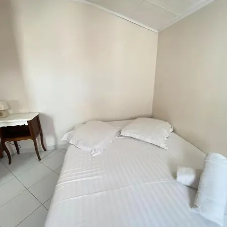 Apartment 06av2 - Maisonnette Au Calme Avec Piscine