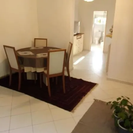 Apartman 06av2 - Maisonnette Au Calme Avec Piscine