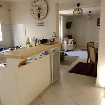 06av2 - Maisonnette Au Calme Avec Piscine Apartman *