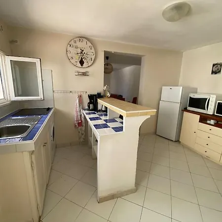 06av2 - Maisonnette Au Calme Avec Piscine Antibes