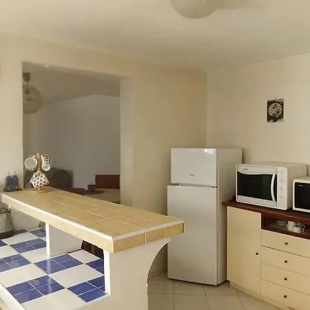 06av2 - Maisonnette Au Calme Avec Piscine * Antibes