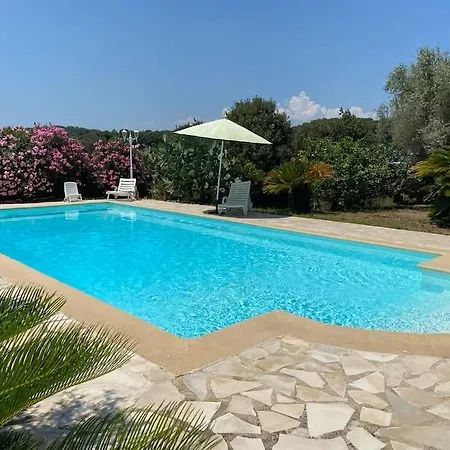 06av2 - Maisonnette Au Calme Avec Piscine Apartman *